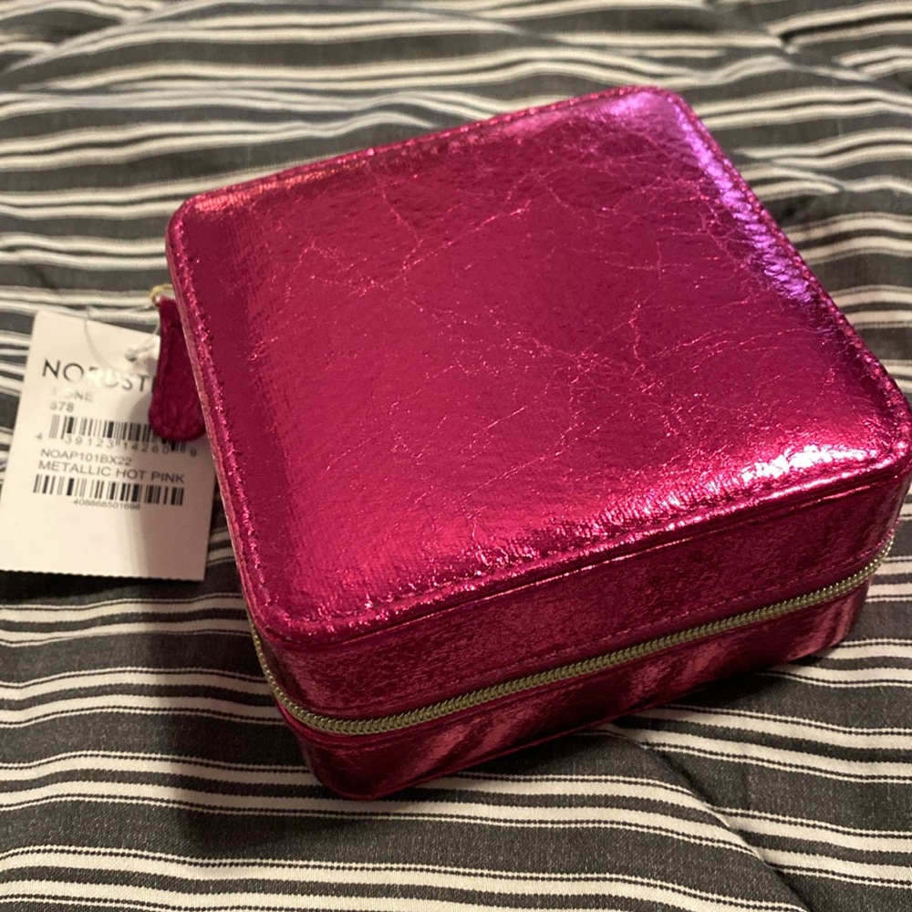 NWT Nordstrom travel jewelry case.